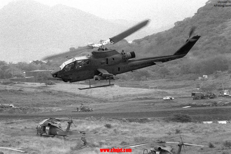 800px-AH-1S_over_Grenada_October_1983.jpg