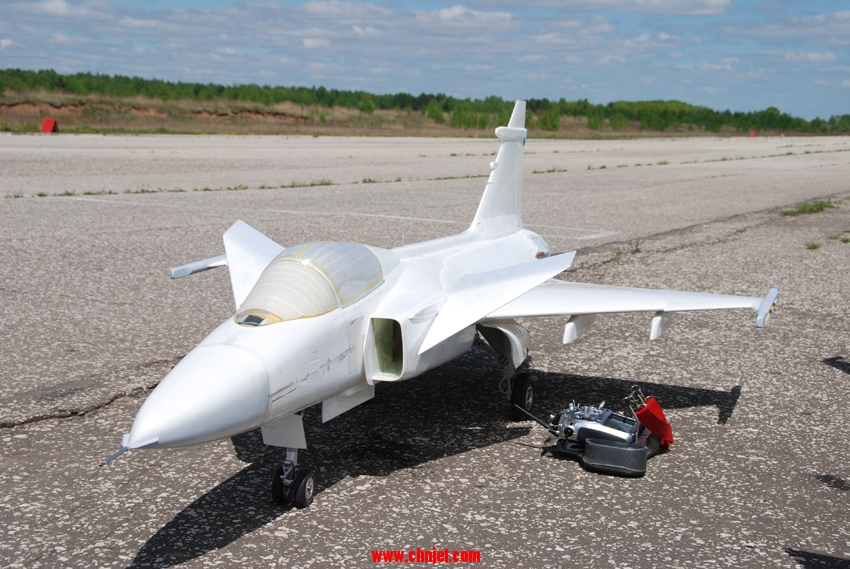 1:4.5比例“鹰狮”涡喷模型飞机制作图集 
