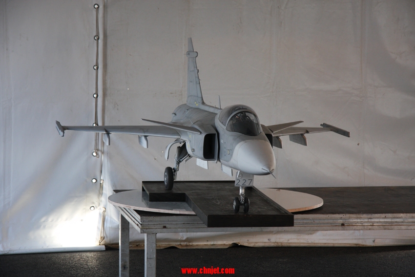 1:4.5比例“鹰狮”涡喷模型飞机制作图集 
