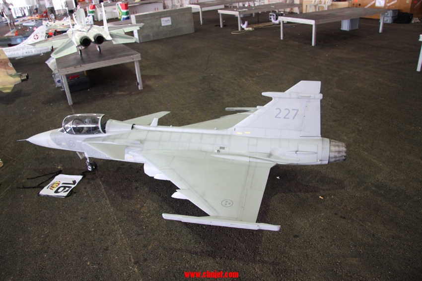 1:4.5比例“鹰狮”涡喷模型飞机制作图集