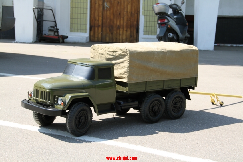1:5.5比例俄罗斯卡车ZIL-130模型