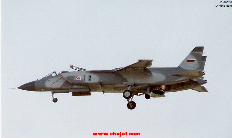 1024px-Yakovlev_Yak-141_at_1992_Farnborough_Airshow.jpg