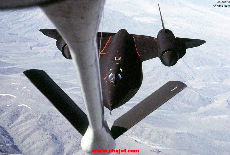 SR-71_seen_from_KC-135Q_tanker_1989.jpg