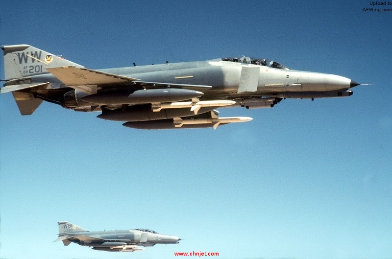 F-4Gs_35th_TFW_over_Saudi_desert_1991.jpg