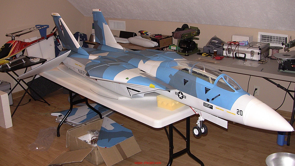 制作1:7比例F-14涡喷模型飞机