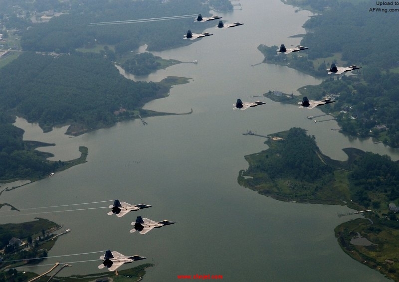 gpw-200905-ten-f-22a-raptor-stealth-fighter-jets-virginia-20070817.jpg