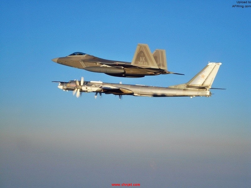 f_22_escorting_tu_95_tu-95_f-22_bomber_bear_hd-wallpaper-295703.jpg