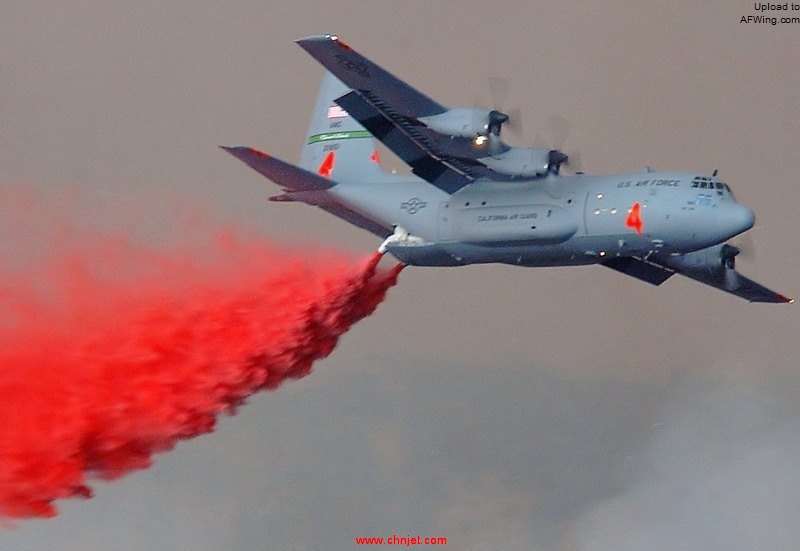 C-130E_MAFFS_dropping_fire_retardant_Simi_Fire_Southern_California_DF-SD-05-14857.jpg