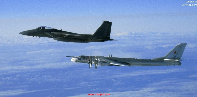 Tu-95MS_and_F-15C.jpg