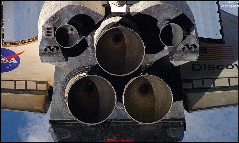 Space-shuttle-main-and-OMS-engines_a.jpg