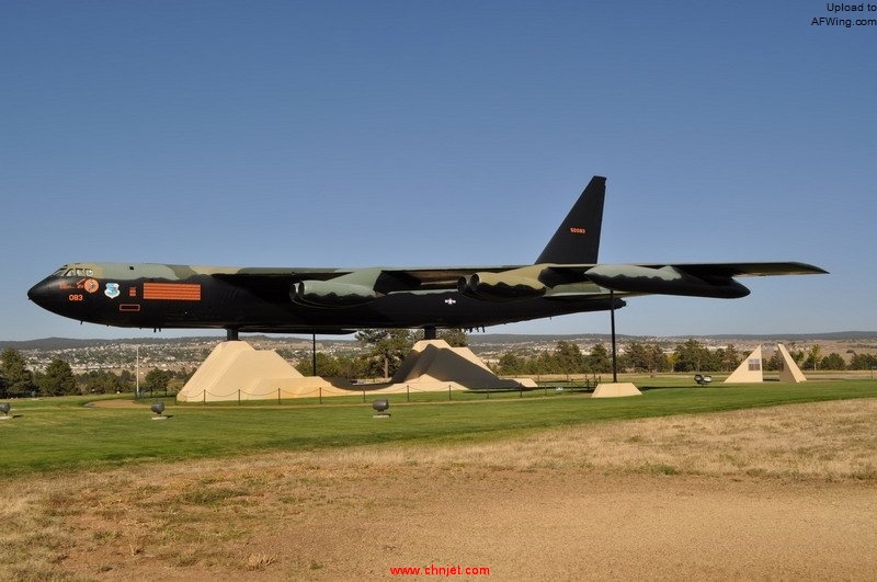 B-52D55-0083USAFASep108.jpg