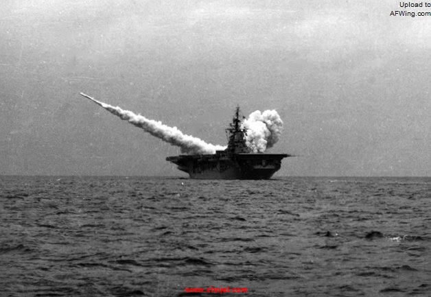 Regulus_missile_launch_from_USS_Princeton_%28CVA-37%29_c1954.jpg
