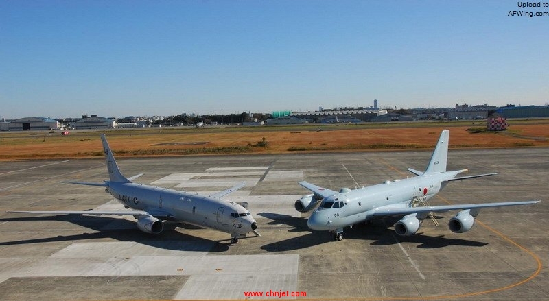 P-8A_of_VP-5_and_Japanese_Kawasaki_P-1_at_NAF_Atsugi_in_2014.jpg