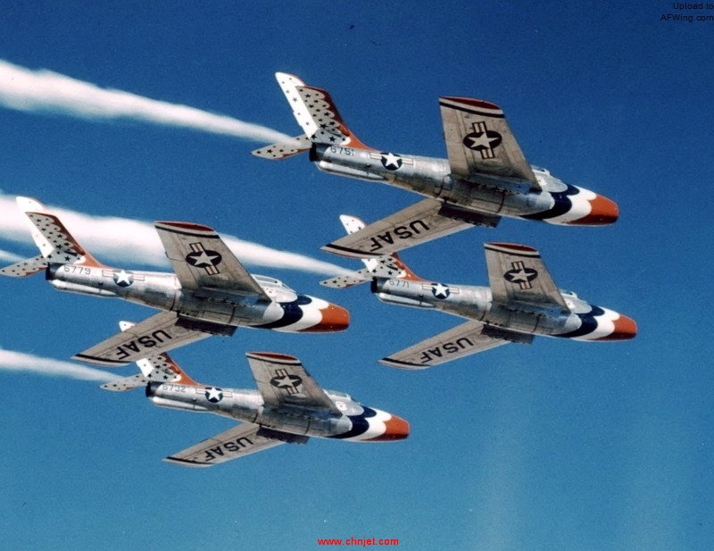 F-84F_Thunderbirds.jpg