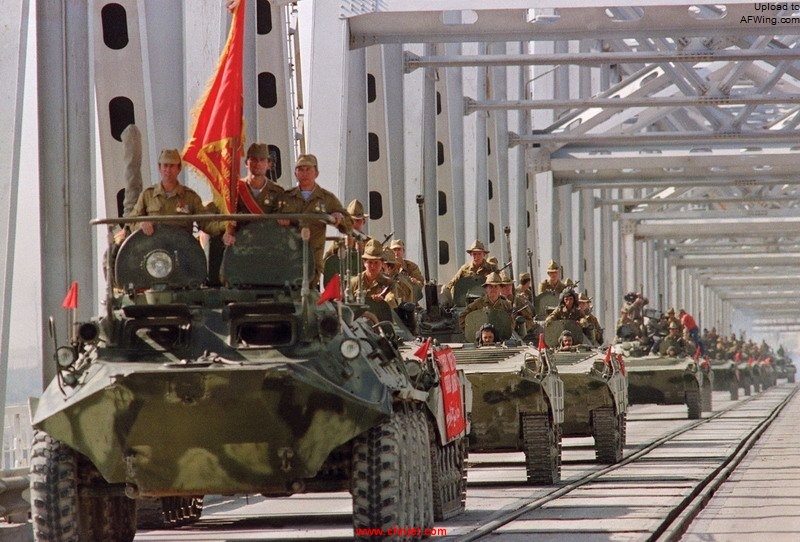 soviets-invade-afghanistan-1979.jpg