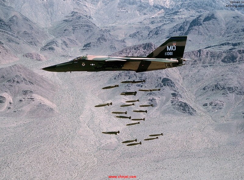 F-111A_dropping_MK82.jpg
