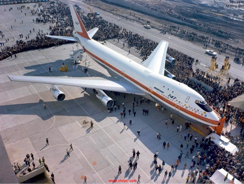 Boeing-747-Rollout1969-3.jpg