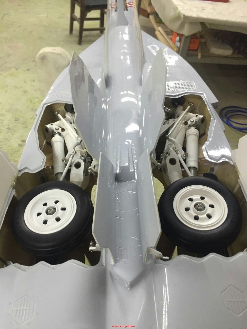 SPARK新的F18起落架
