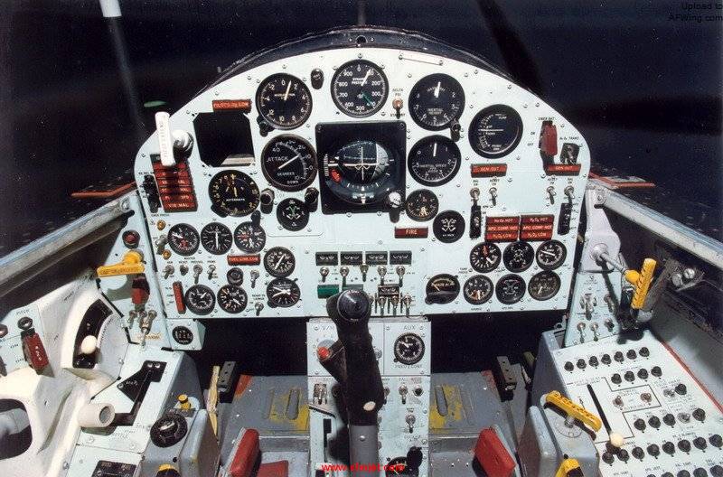 North_American_X-15A-2_cockpit_3_USAF.jpg