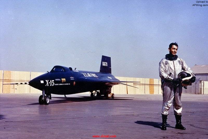 CROSSFIELD-Albert-Scott-with-North-American-Aviation-X-15-56-6670.jpg