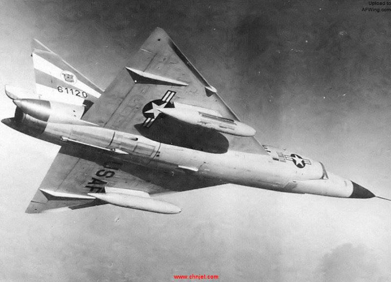 525th_Fighter-Interceptor_Squadron_Convair_F-102_Delta_Dagge_56-1120_turn.jpg