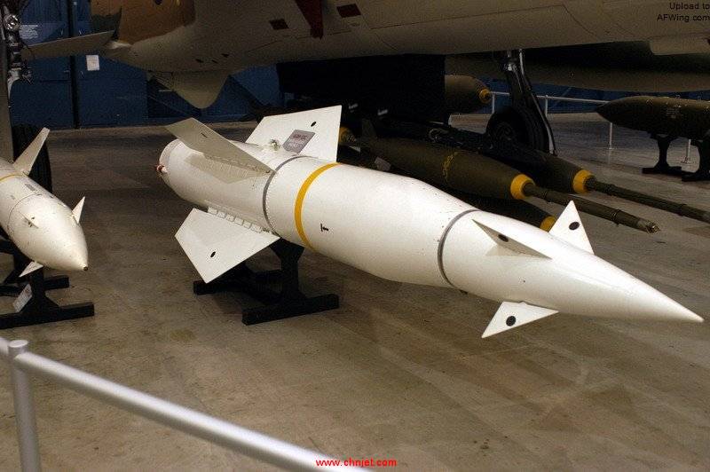 AGM-12C_Bullpup-B_missile_on_display_at_NMUSAF.jpg