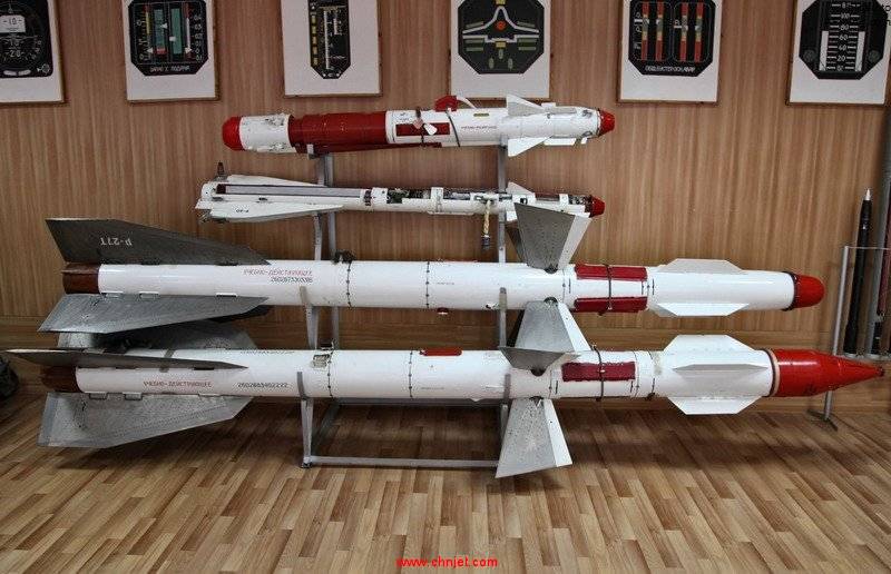 R-73%20%28AA-11%20Archer%29,%20R-60%20%28AA-8%20Aphid%29,%20and%20middle%20range%20missiles%20R-27T%20%28AA-10%20Alamo-B%29%20and%20R-27R%20%28AA-10%20Alamo-A%29.jpg