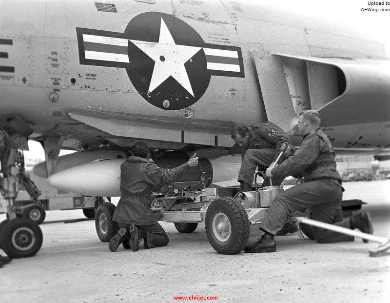 Loading_AIR-2_on_F-101_Tyndall_AFB_1970.jpg