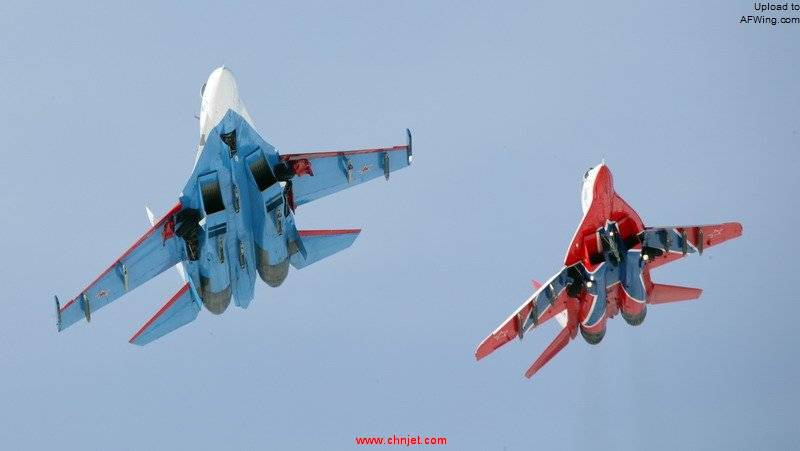 swifts-russian-knights-mig-29-su-27-the-sky-flight.jpg