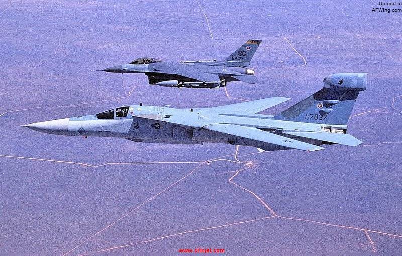 430th_Electronic_Combat_Squadron_-_General_Dynamics_EF-111A_Raven_%28EF-31%29_67-037_with_Cannon-based_F-16_524th_TFS.jpg
