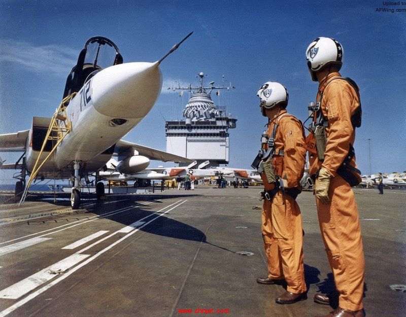 A3J-1_with_crew_on_USS_Enterprise_(CVAN-65)_1962.jpg