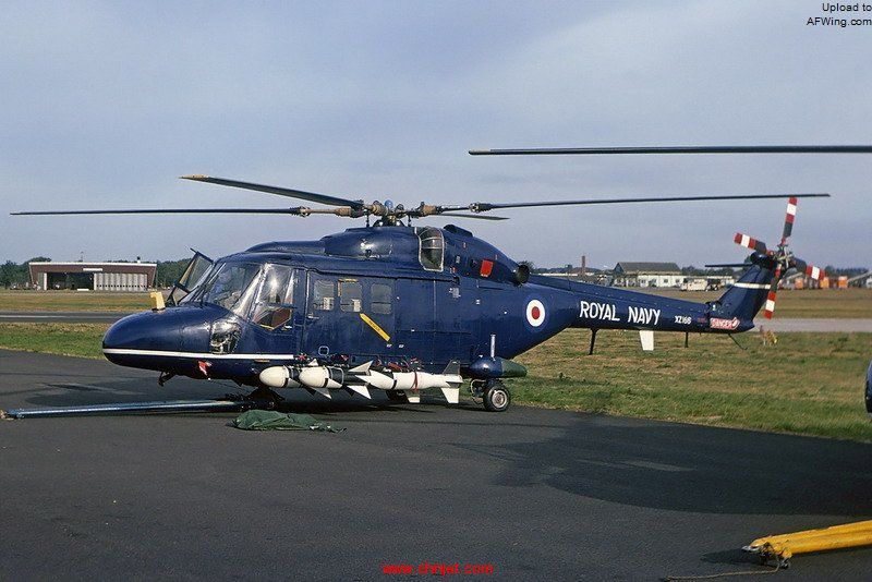 Westland_WG-13_Lynx_HAS2,_UK_-_Navy_AN2198036.jpg