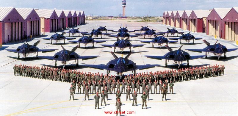 F-117_Nighthawks_at_Holloman_AFB_New_Mexico.jpg