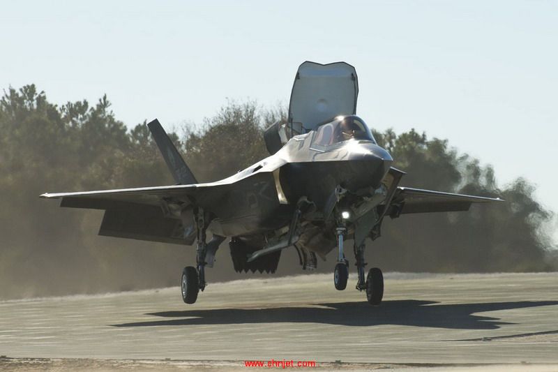 F-35B-Sloped-Surface-Vertical-Landing.jpg