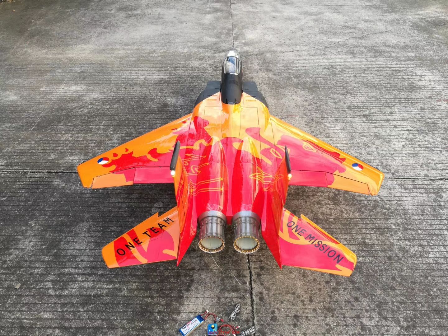 两米F15D装航灯与尾喷灯