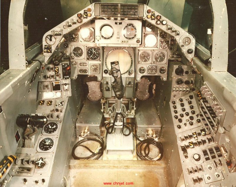 TSR2-cockpit-AW-01_2017-06-08-3.jpg