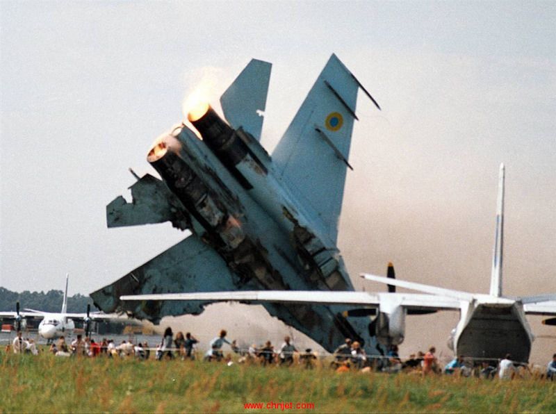 Su-27-crash-2002.jpg