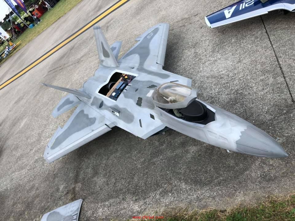 JOK2019活动中同一的模型飞机