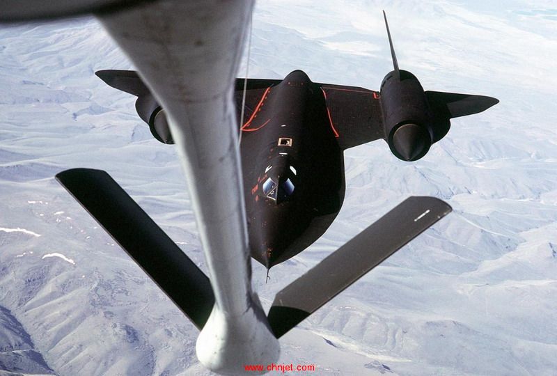 SR-71_seen_from_KC-135Q_tanker_1989.jpg