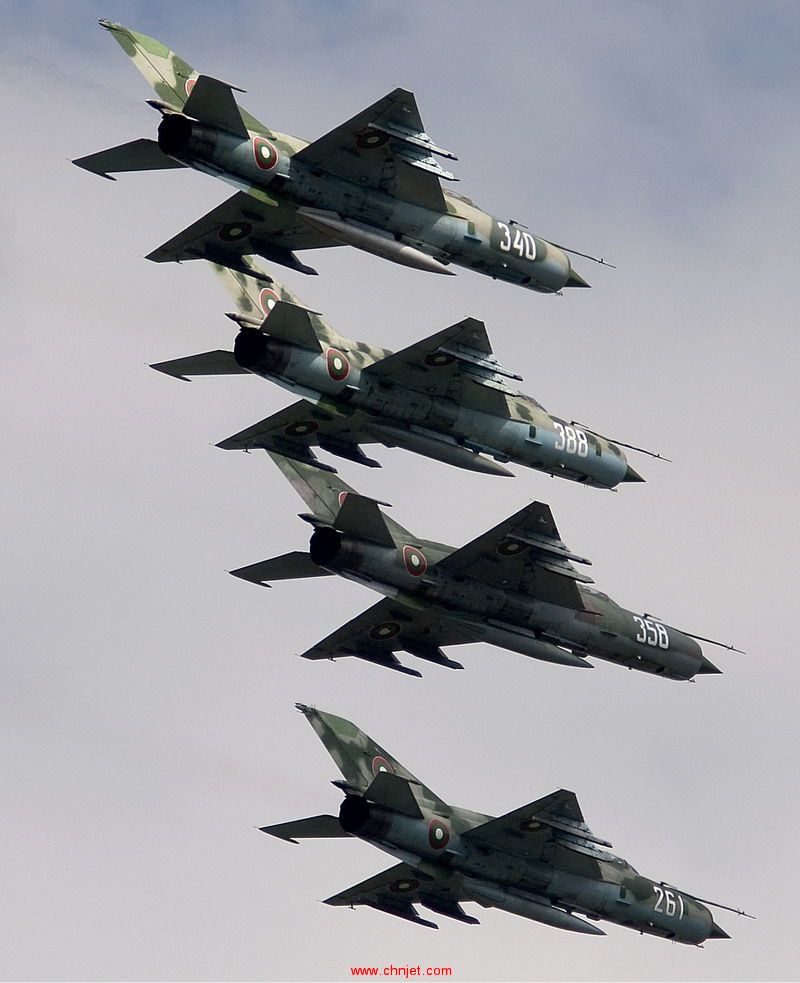 Bulgarian_Air_Force_Mikoyan-Gurevich_MiG-21bis_Lofting-1.jpg