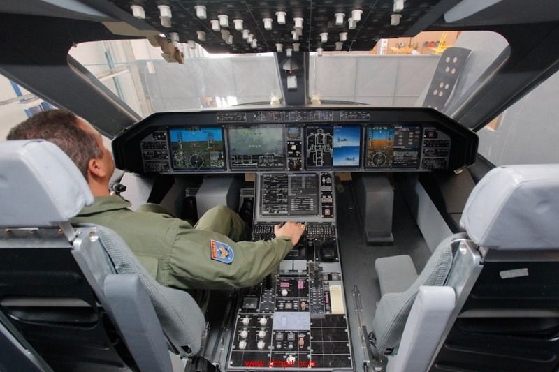 kc-390_cockpit.jpg