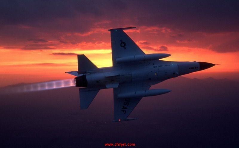 f-16-sunset.jpg.pc-adaptive.full.medium.jpg