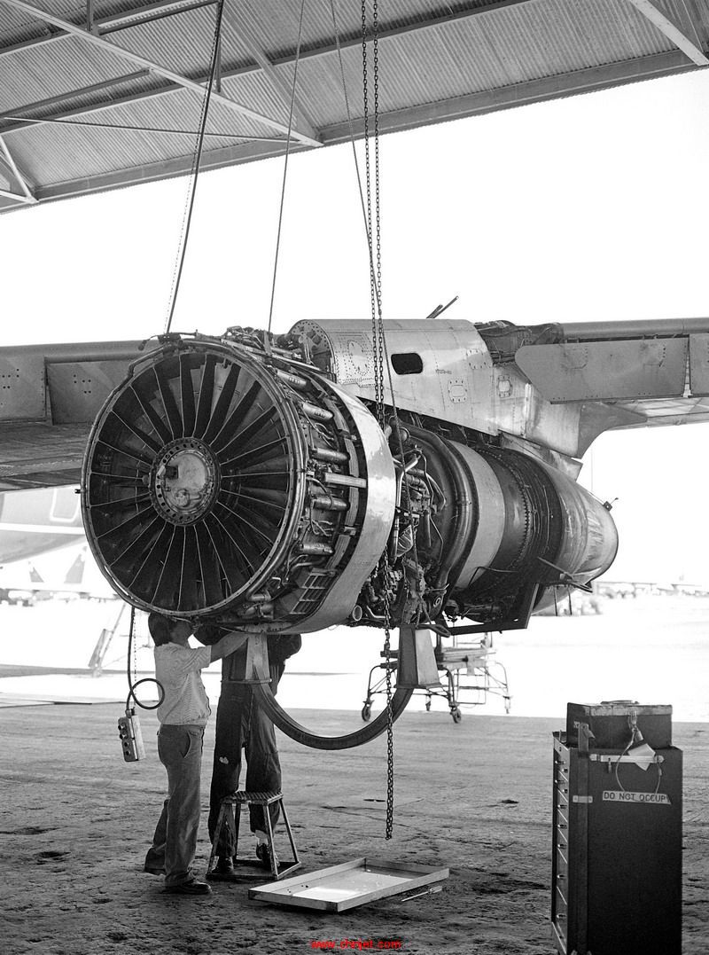 TF33_engine_for_KC-135_Strotanker_at_AMARC_1984.jpg