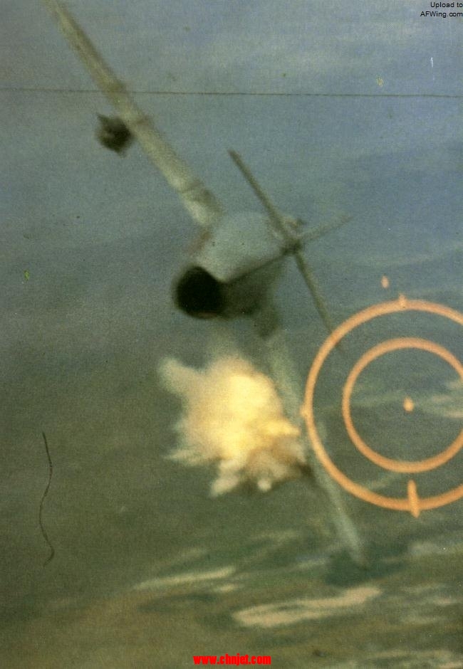 MiG-17_being_shot_by_F-105.jpg