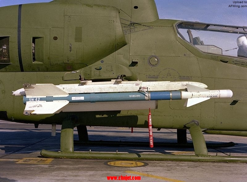 AGM-122_Sidearm_on_AH-1T_at_China_Lake_1981.jpg