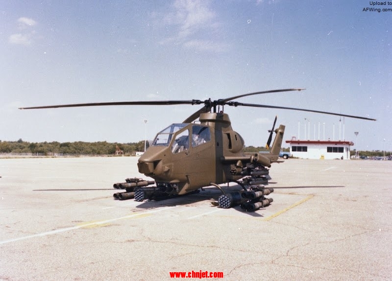 4%20bladed%20AH-1E-2%20small.jpg