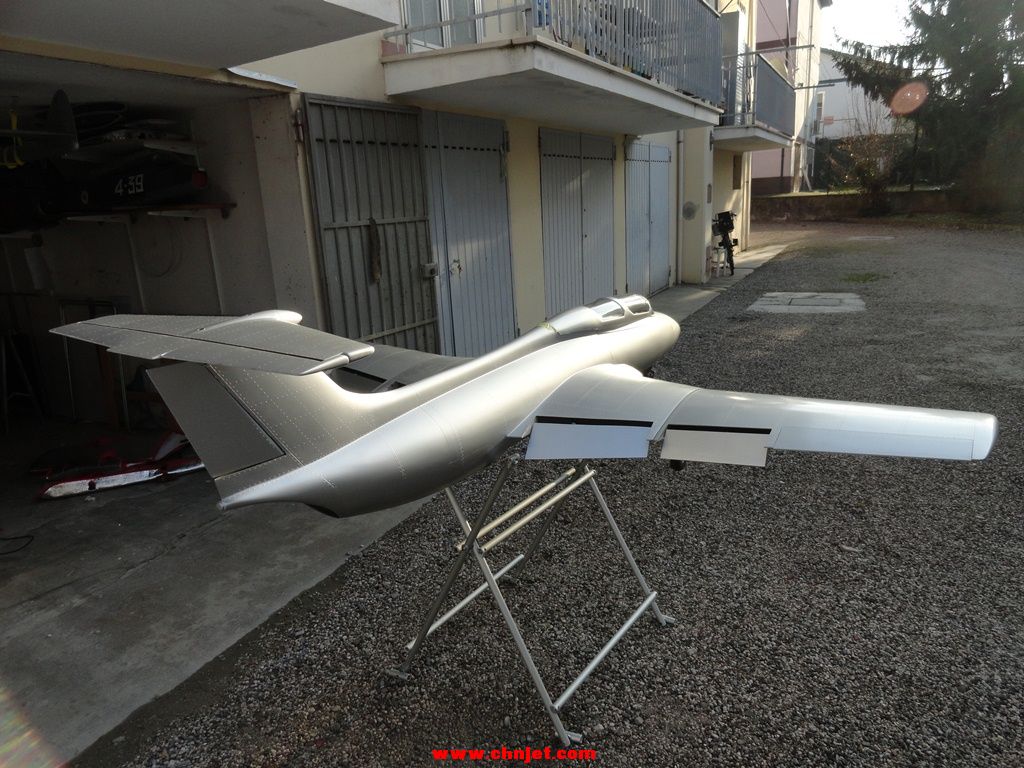 Aero L-29 Delfin涡喷模型飞机制作过程图片集 