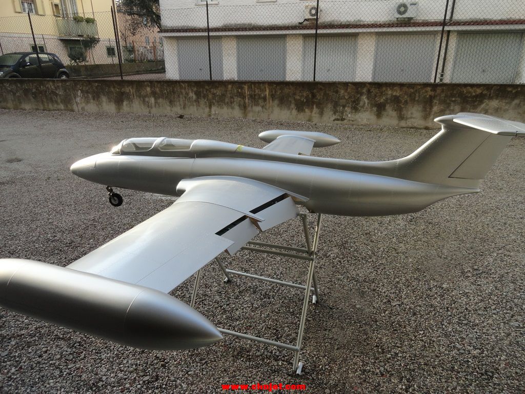 Aero L-29 Delfin涡喷模型飞机制作过程图片集