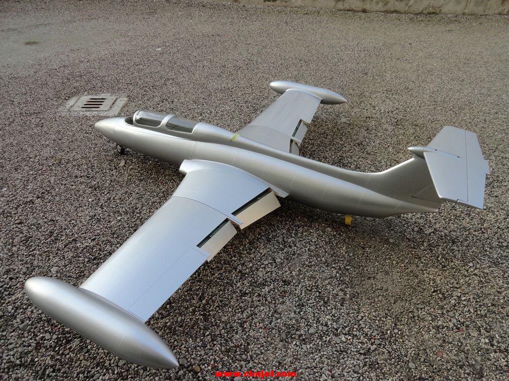 Aero L-29 Delfin涡喷模型飞机制作过程图片集