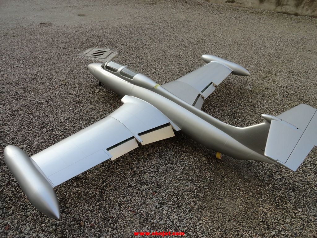 Aero L-29 Delfin涡喷模型飞机制作过程图片集